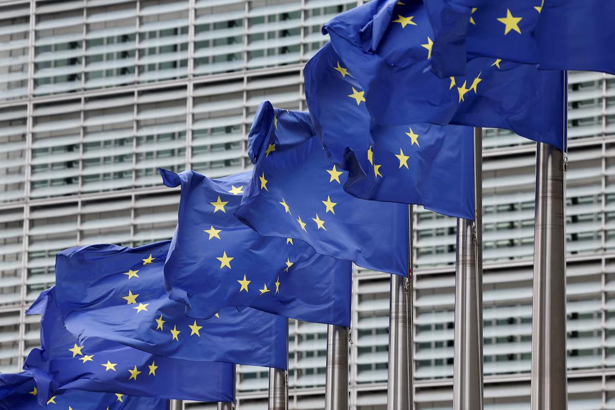 Евросоюз запретил любые услуги связанные с туризмом в России Теперь европейским туркомпаниям нельзя организовывать поездки граждан ЕС в РФ мера введена в рамках 19 го пакета санкций Российские туроператоры продолжают работать внутри страны без ограничений tipical vizovik