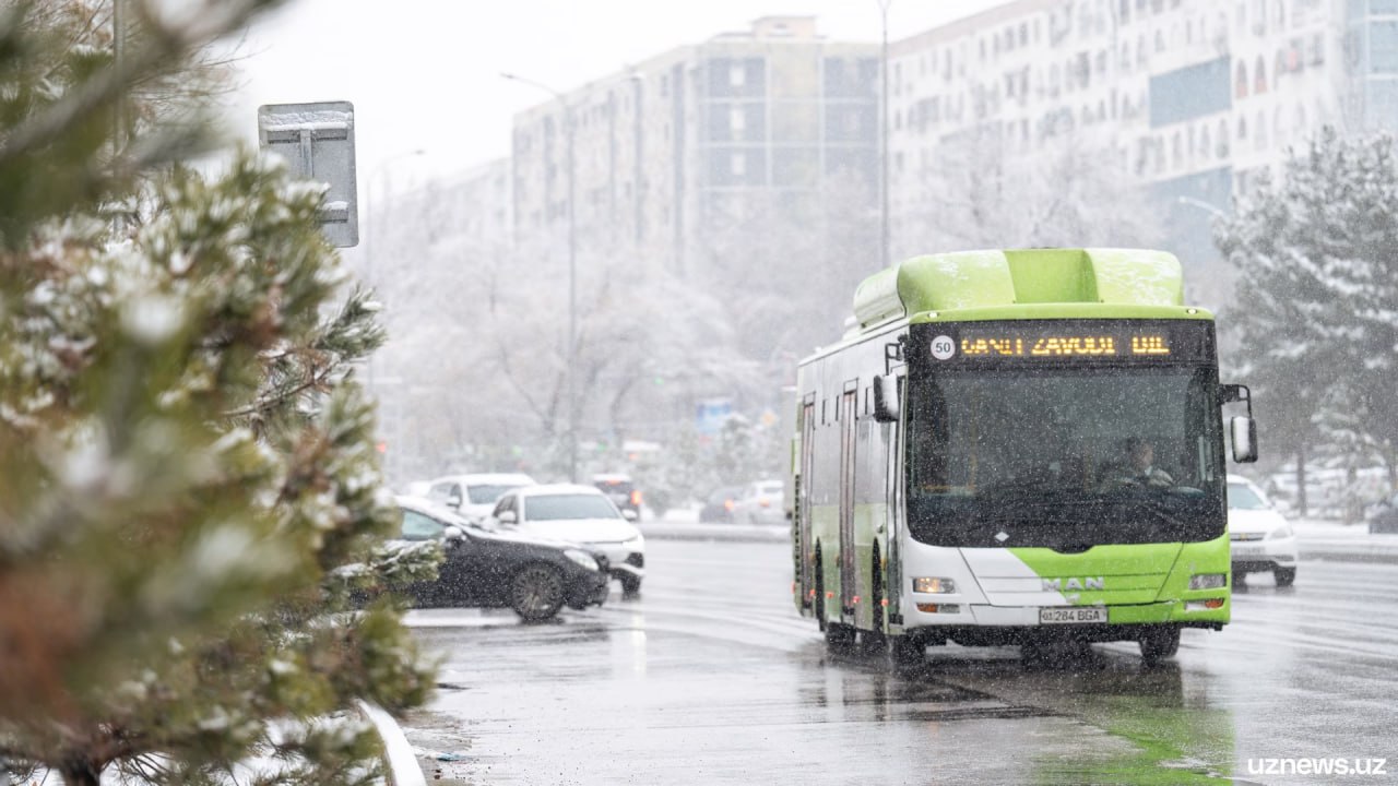 Из за снегопада в Ташкенте возможны задержки общественного транспорта В АО Тошшахартрансхизмат сообщили что из за неблагоприятных погодных условий в работе общественного транспорта столицы возможны отклонения от графика и увеличение интервалов движения   uznews uz ru news 106660 uznews