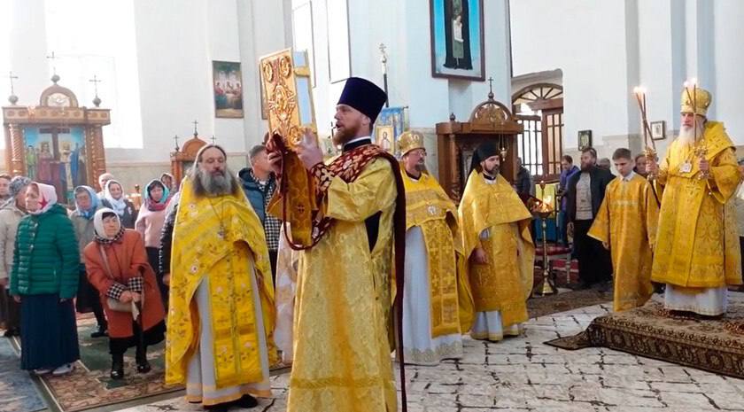 В Токмаке отметили 150 летие освящения Свято Успенского собора Жители города приняли участие в Божественной литургии посвящённой юбилею главной православной святыни Токмакского церковного благочиния Празднование стало важным событием для верующих укрепляющим духовные традиции региона Собор остаётся символом веры и единства для местных жителей