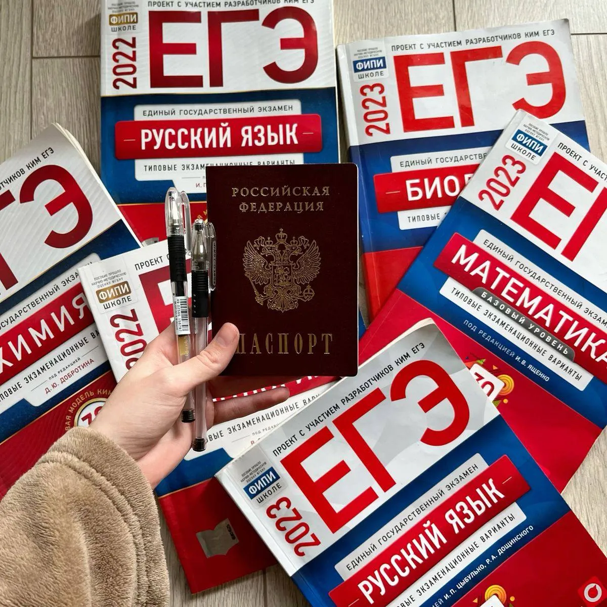 100 тысяч за 100 баллов В этом году сохранят выплаты стобалльникам ЕГЭ Стобалльникам ЕГЭ во Владивостоке продолжат выплачивать по 100 000 рублей Выпускникам школ Владивостока получившим 100 баллов за любой предмет на ЕГЭ и поступившим в вузы Приморского края будут выплачивать по 100 000 рублей Отличник может получить больше денег за каждые 100 баллов Фото pinterest Подписаться на Telegram  Подписаться в MAX  Читайте нас на сайте