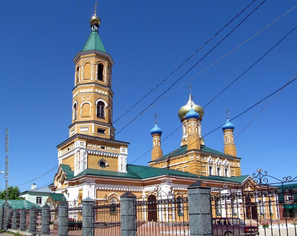 КАЛЕНДАРЬ СОБЫТИЙ 135 лет назад в городе Оренбурге освящена и открыта для посещения Церковь во имя святого великомученика Димитрия Солунского 12 октября 30 сентября по старому стилю 1890 года в городе Оренбурге освящена и открыта для посещения Церковь во имя святого великомученика Димитрия Солунского Строительство Церкви началось по ходатайству купца II й гильдии Федора Дегтярева в Оренбургскую городскую управу По духовному завещанию брат купца Дмитрий после смерти оставил капитал в размере 5000 рублей для постройки церкви Федор Дегтярев исполняя волю родственника просил управу об отведении под постройку храма места во 2 й части города 14 июня 2 июня по старому стилю 1890 года на место священника в церковь был назначен священнослужитель из станицы Кардаиловской ныне село Кардаилово Илекского района Василий Коблов