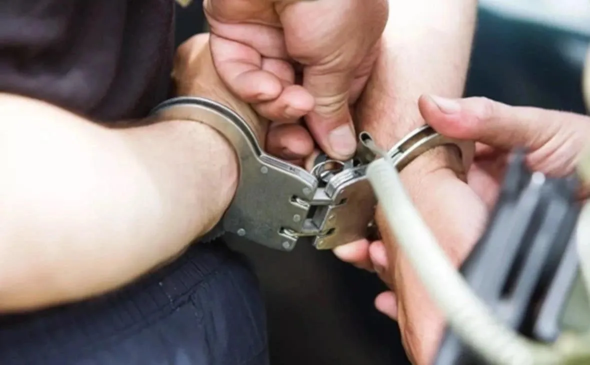 В России резко выросло число детей на учете в комиссиях по делам несовершеннолетних В России за год резко выросло число детей состоящих на учете в комиссиях по делам несовершеннолетних КДН обнаружил Ъ изучив статистику Минпросвещения В 2024 году таких было 420 тыс а в 2025 году уже на 33 6 тыс больше Причем 21 3 тыс детей продолжили совершать правонарушения уже находясь на учете   telegra ph V Rossii rezko vyroslo chislo detej na uchete v komissiyah po delam nesovershennoletnih 04 27