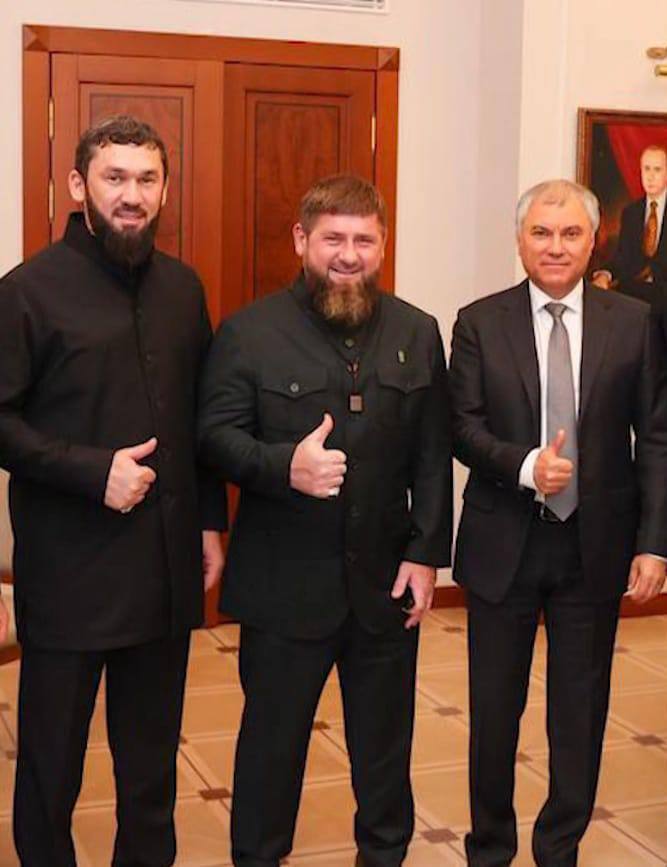 Дорогие друзья Сегодня день рождения видного государственного деятеля и политика Председателя Государственной Думы Федерального Собрания Российской Федерации Вячеслава Володина Вячеслав Викторович является настоящим патриотом нашей Родины отличающийся высоким профессионализмом и преданностью своему делу Благодаря высоким профессиональным и личным качествам на протяжении многих лет он вносит весомый вклад в социально экономическое развитие страны укрепление законности и развитие институтов власти Стоит отметить что в тяжёлое для Чеченской Республики время Вячеслав Викторович поддержал курс нашего Первого Президента Героя России АХМАТА ХАДЖИ КАДЫРОВА ДАЛА гIазот къобалдойла цуьнан И все эти годы мы чувствуем с его стороны постоянное внимание и поддержку в решении важных экономических и социальных задач Поздравляю Вячеслава Викторовича с днём рождения Желаю крепкого здоровья счастья благополучия долгих лет жизни и успехов в деятельности на благо государства