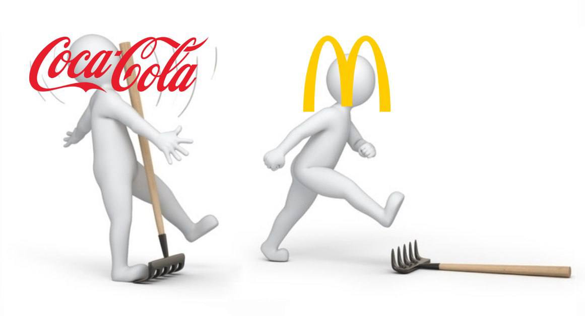 Вслед за Coca Cola нидерландский McDonald s выпустил новогоднюю рекламу полностью созданную ИИ Спустя неделю она пропала из YouTube и соцсетей если коротко ИИ ролик появился 1 декабря Его герои проживают стресс в предпраздничный период нидерландское подразделение McDonald s называет его самым отвратительным в году Аудитория не оценила креатив и обвинила бренд в бездушности и цинизме к Рождеству на который не способен даже Гринч После заявлений создателей о напряженной работе пользователи X опубликовали посты высмеивающие промпт сделай это смешным и боль от печатания по клавиатуре Бренд в итоге удалил рекламу а всю ситуацию назвал важным уроком в тестировании ИИ Собрали на сайте главные мнения из медиа и соцсетей про ИИ рекламу McDonald s adindex