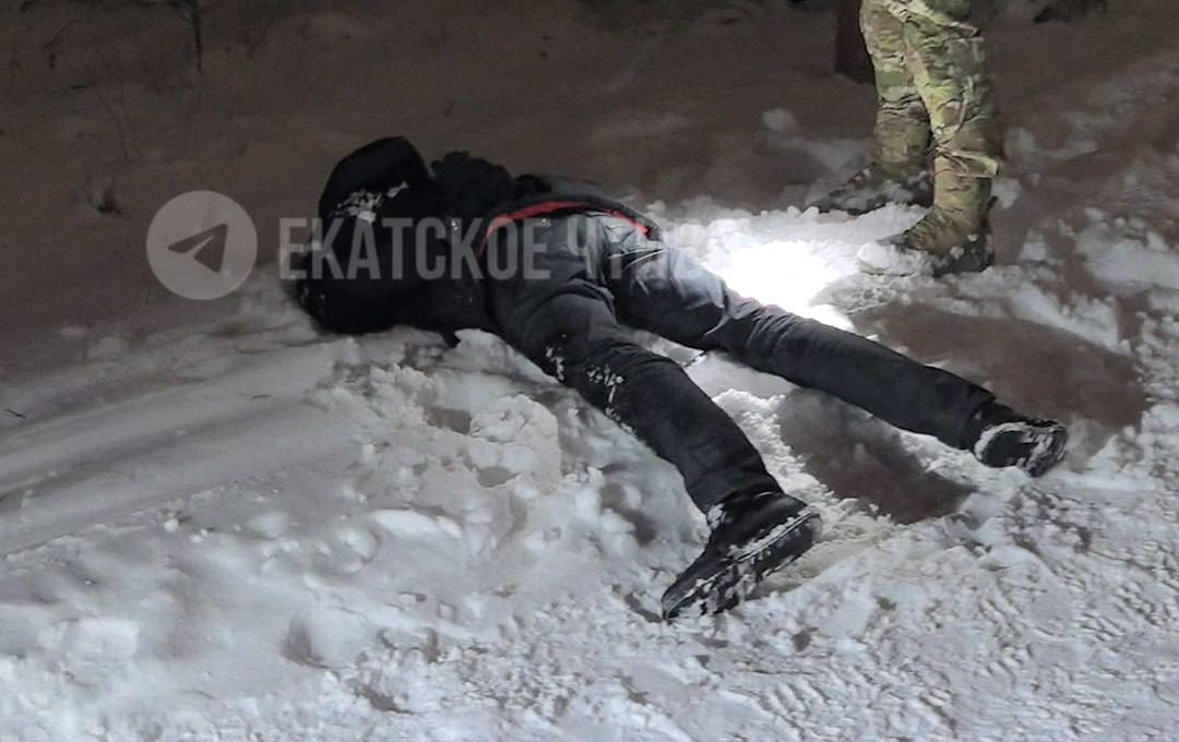 Самодельные бомбы нашли у молодого парня пойманного возле института МВД Ночной патруль задержал 22 летнего подозрительного прохожего на Эльмаше в районе Уральского юридического института МВД России У задержанного в рюкзаке было три кустарных взрывных устройства Против него уже возбудили уголовку о покушении на теракт Неудавшемуся подрывнику светит 11 лет тюрьмы Подписаться Дать буст