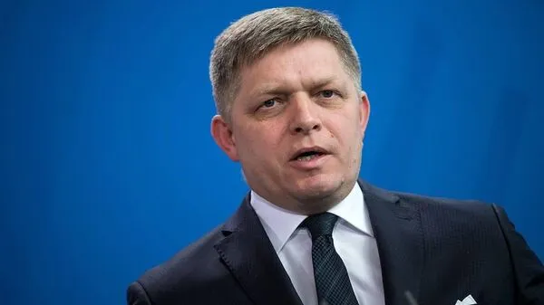 Фицо приедет в Москву на машине по другому никак Премьер министр Словакии Роберт Фицо посетит Москву в День Победы Об этом 28 апреля сообщает РИА Новости со ссылкой на источник в польских дипломатических кругах