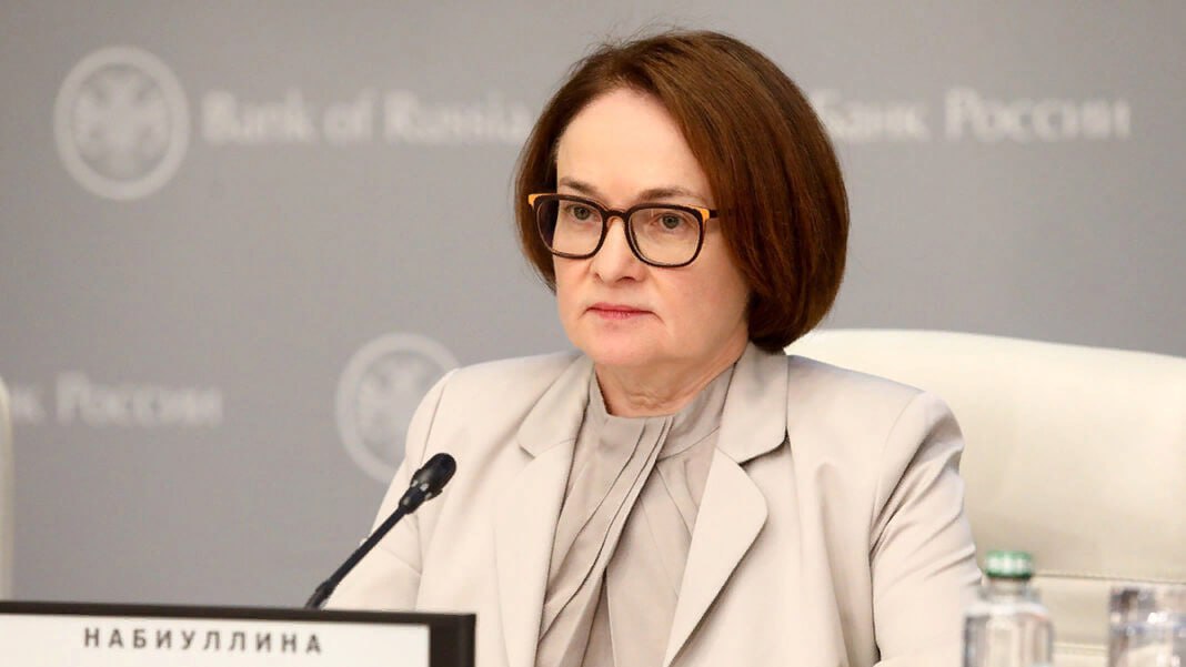 Набиуллина: - Сегодня рассматривали 2 варианта: сохранение и снижение ставки на 50 или 100 б.п. - Подход к дальнейшему снижению ставки требует осторожности, может предполагать паузы между шагами, не исключено даже повышение - В июле в момент повышения тарифов может быть повышение инфляции, но далее она продолжит замедляться Читать далее