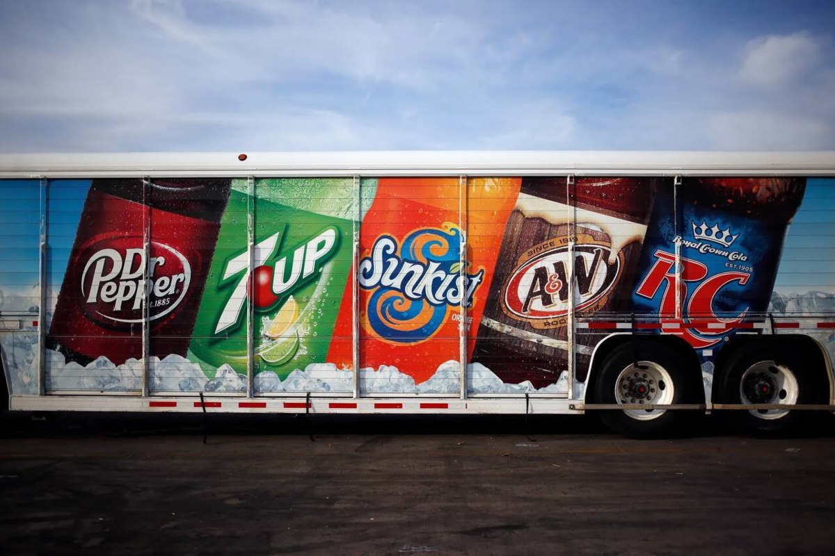Keurig Dr Pepper купит нидерландскую JDE Peet s владельца бренда кофе Jacobs Сумма сделки составит 18 4 млрд Объединённая компания разделит свои направления напитков и кофе сделку планируют завершить в первой половине 2026 года vc ru money 2178437