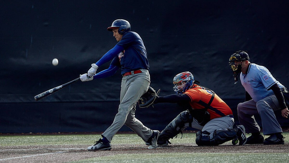 Всемирная конфедерации бейсбола и софтбола допустила спортсменов до 18 лет из России и Белоруссии к международным соревнованиям Информацию передает пресс служба ОКР Решение принято на основании рекомендаций Международного олимпийского комитета который последовательно отстаивает принцип свободного доступа молодежи к международному спорту вне зависимости от политических факторов Расширение списка олимпийских видов спорта где наши юные спортсмены могут выступать без ограничения это важный сигнал для детско юношеского спорта и подтверждение того что диалог Олимпийского комитета России с МОК и международными федерациями о защите интересов спортсменов и развитии спорта дает свои плоды news matchtv Олимпийский комитет России