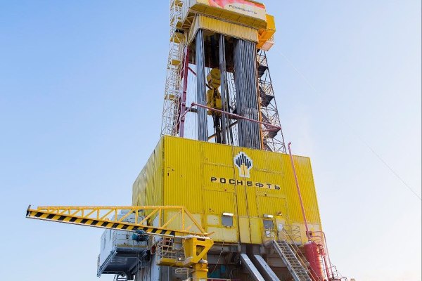 Южно Балыкское месторождение преодолело отметку в 100 миллионов тонн нефти www eprussia ru news base 2025 515336 htm Значимое достижение в истории Южно Балыкского месторождения предприятие РН Юганскнефтегаз добыло 100 миллионную тонну нефти Этот результат стал возможен благодаря комплексному подходу к развитию производственных мощностей сообщила пресс служба Роснефти новости энергетики нефтяная промышленность добыча нефти юганскнефтегаз