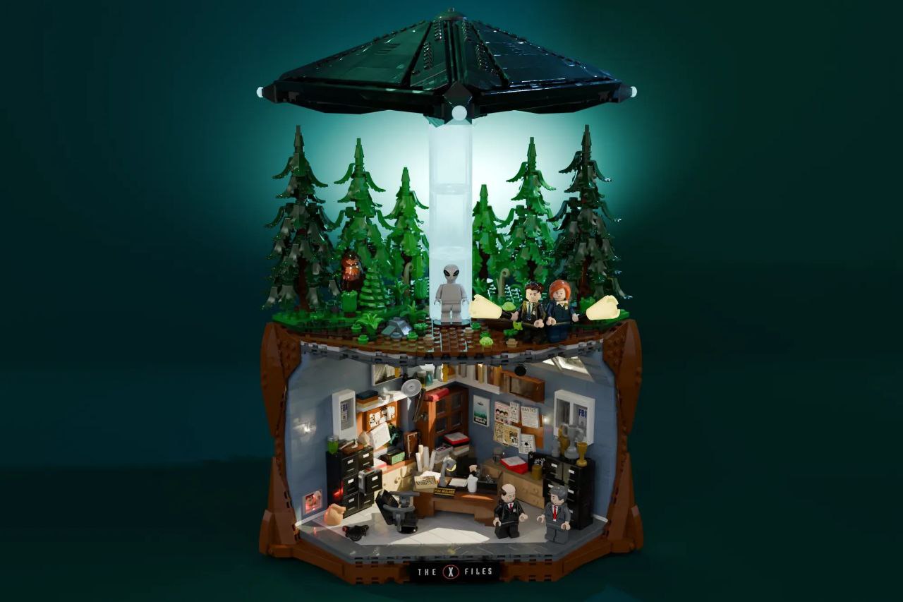 «Секретные материалы» станут Lego-наборами. За концепт по сериалу проголосовали 10 тысяч человек — после достижения планки компания может выпустить коллекцию. В наборе The X-Files: The Truth Is Out There 2020 деталей, куча отсылок и фигурки с главными героями. Ждём дроп!