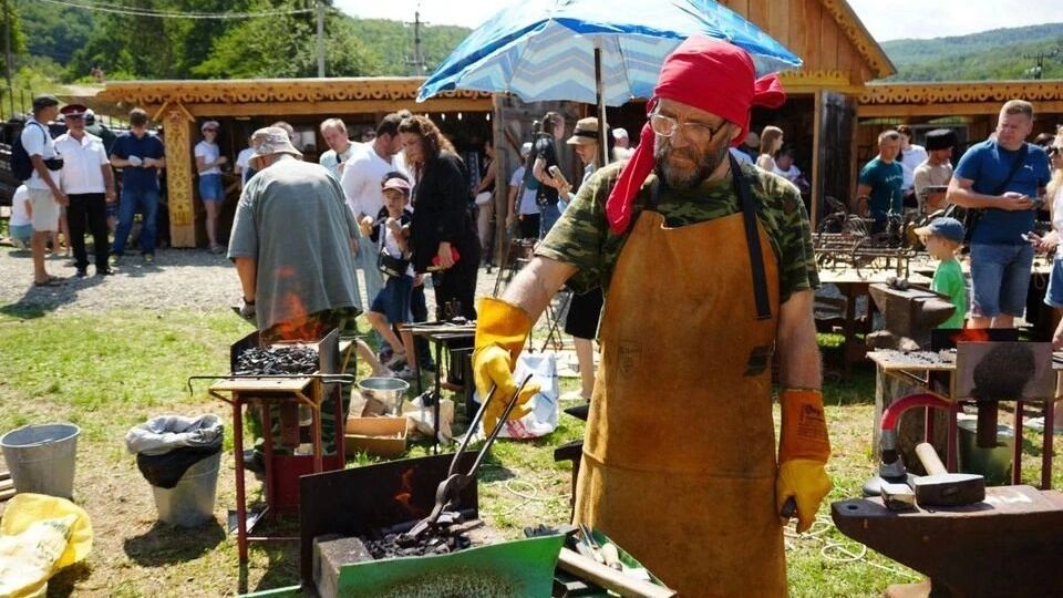 В Апшеронском районе прошел фестиваль «Кузнечное дело Кубани» «Люди огня» собрались в Мезмае: кубанский фестиваль кузнечного искусства собрал более 100 участников.