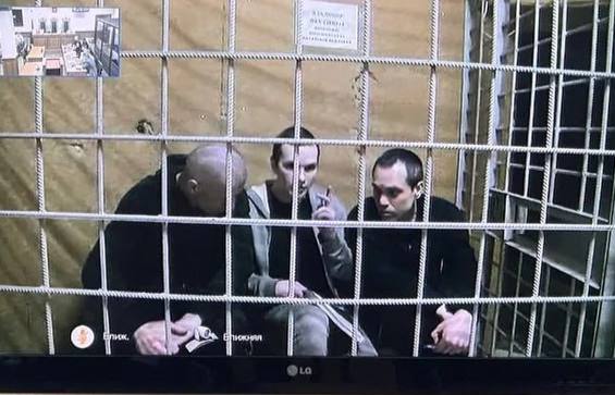 Прокуратура просит ужесточить приговор экс адвокатам Алексея Навального На заседании апелляционной инстанции Владимирского областного суда в прениях гособвинитель в соответствии с поданным ранее представлением просил отменить экс адвокатам смягчающие обстоятельства и еще увеличить назначенное наказание Суд приговорил троих обвиняемых к лишению свободы от 3 5 до 5 5 лет Гуд Афтенун Новости