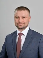 Каннабис нашли в авто экс главы минсельхоза Удмуртии Михаила Юдина сообщили в суде Там же добавили что марихуану он хранил не только в машине но и в квартире От медосвидетельствования Юдин отказался сказал что хотел сэкономить время полиции Вину экс чиновник признал Его арестовали на трое суток и обязали пройти диагностику а при необходимости и лечение от наркомании Подписаться на РИА Новости