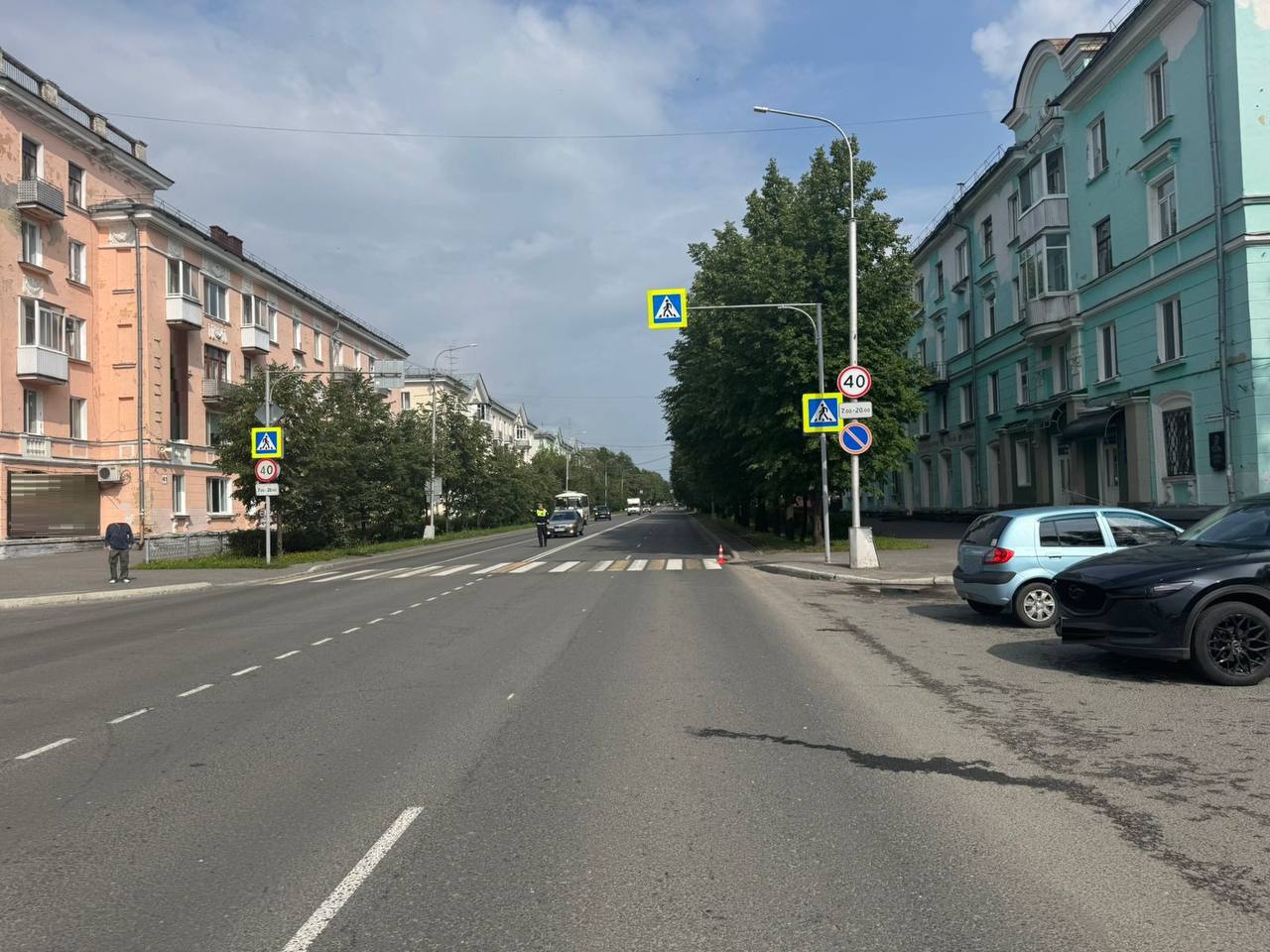 В Северске водитель «Тойоты» сбил женщину на пешеходном переходе. Вчера днем на проспекте Коммунистическом, 22, автомобилем «Тойота Камри» под управлением 55-летнего мужчины-водителя совершен наезд на 64-летнюю женщину-пешехода, которая переходила проезжую часть по нерегулируемому пешеходному переходу. С травмами пешеход была доставлена в больницу.