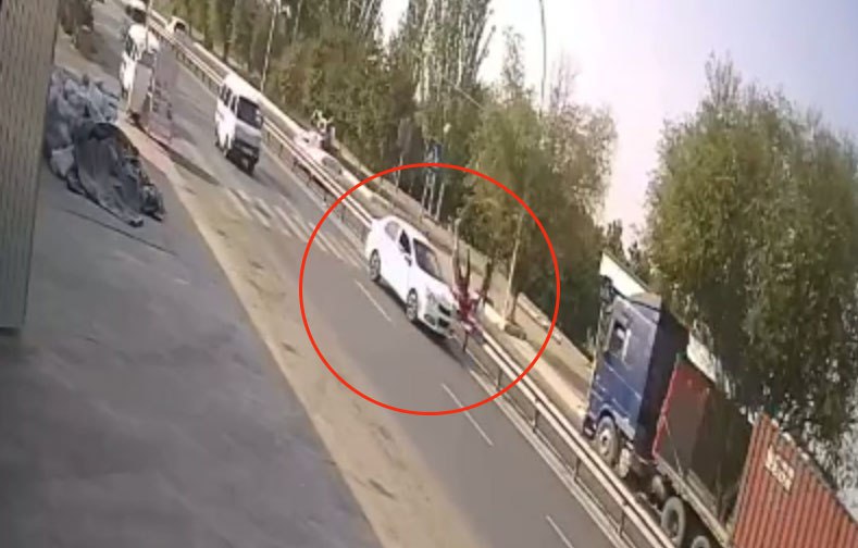 В Андижане автомобиль сбил детей переходивших по пешеходному переходу В Андижанском районе Андижанской области автомобиль сбил детей переходивших дорогу по пешеходному переходу Пресс служба УВД Андижанской области предоставила официальную информацию по поводу ДТП информация о котором распространилась в социальных сетях Подробнее   anhor uz news andijan dtp anhoruz Новости события мнения Мобильное приложение IOS Android