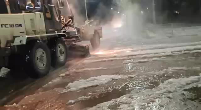 Пожар в ТЦ Баянгол: 50 человек эвакуированы, 5 пострадавших