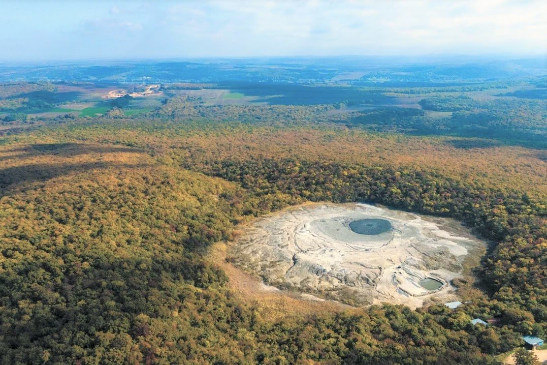 Вениамин Кондратьев В 2026 году завершим создание семи особо охраняемых природных территорий регионального значения на площади 4 5 тысячи гектаров Об этом губернатор Краснодарского края рассказал журналистам Вопросы охраны окружающей среды в крае остаются приоритетными В 2026 году завершим создание семи особо охраняемых природных территорий регионального значения на площади 4 5 тысячи гектаров Большинство из них в Новороссийске еще две в Лабинском и Апшеронском районах Продолжим расширять сеть защищенных зеленых зон и в других муниципалитетах Это позволит сохранить уникальное природное богатство Кубани создать комфортную среду для жизни и отдыха сказал Вениамин Кондратьев Читайте нас в МАХ