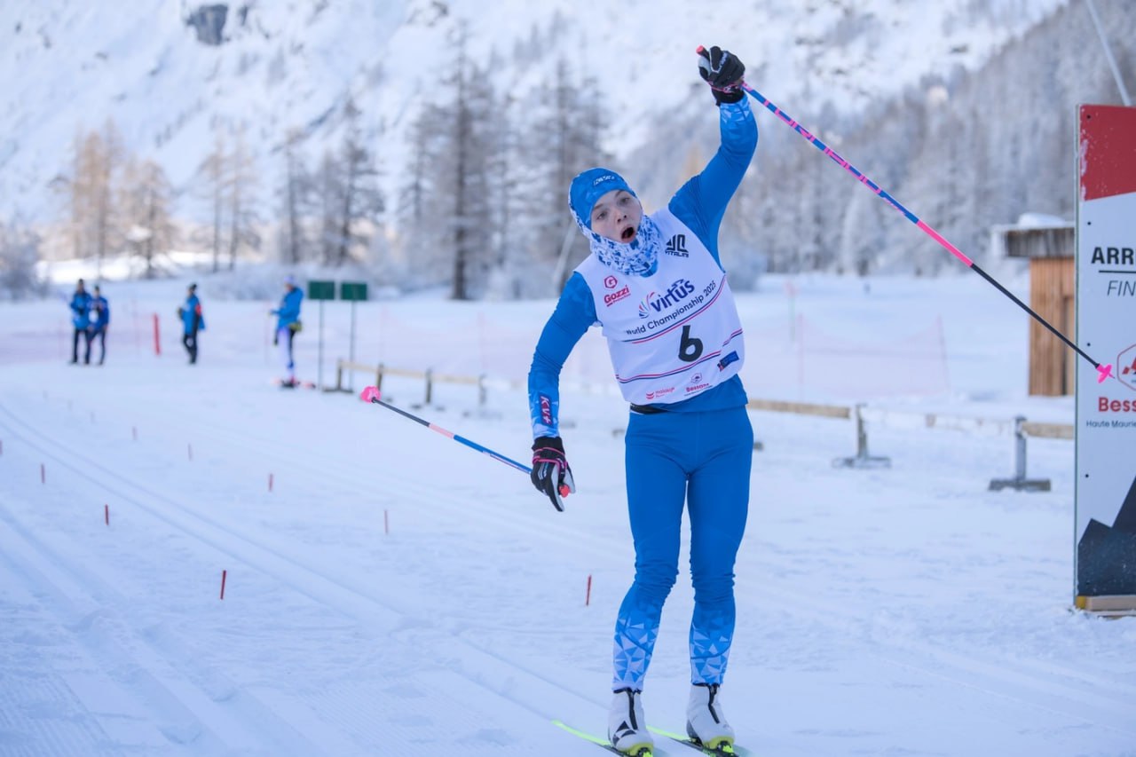 Второе золото  Ирина Губер победила в спринте на чемпионате мира во Франции  В городе Бессан  Франция  продолжается чемпионат мира ВИРТУС по лыжным гонкам среди спортсменов с интеллектуальными нарушениями.  11 марта состоялся спринт классическим стилем. Представительнице Коми Ирине Губер вновь не было равных.  «С первых метров я вырвалась вперед и, не оглядываясь на соперниц, работала до финиша. Очень хорошо держали лыжи, особенно на подъеме. На последней прямой поняла, что преимущество большое, и я спокойно финишировала», — отметила после финиша Ирина Губер.