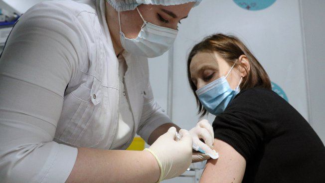 Депутат Юлия Дрожжина предложила включить вакцинацию от вируса папилломы человека в Национальный календарь прививок Она отметила что этот вопрос требует более детального обсуждения и мнения профильного министерства Гавриил Григоров ТАСС