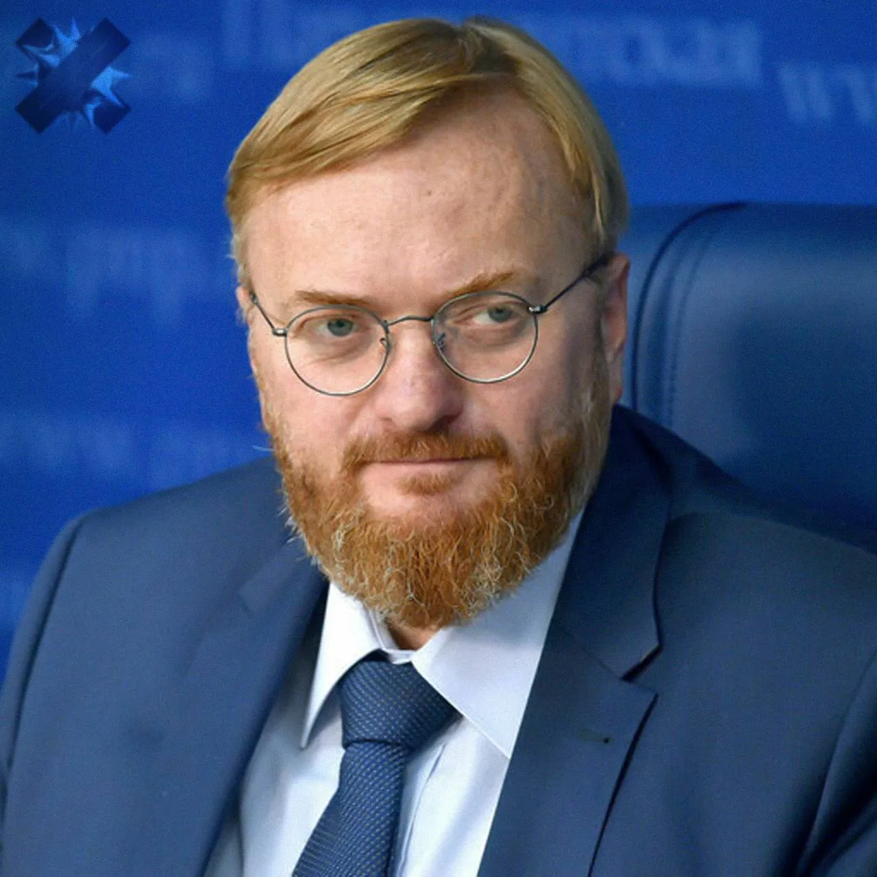Милонов предложил вычислять и наказывать детей оскорбляющих учителей в TikTok Политик считает что нужно отчислять таких школьников и помещать под надзор в детскую комнату полиции но массово не охотиться Володин ранее назвал этот тренд провокацией украинских спецслужб   всё верно нужно бороться с негодяями кажется мы знаем одного НМШ