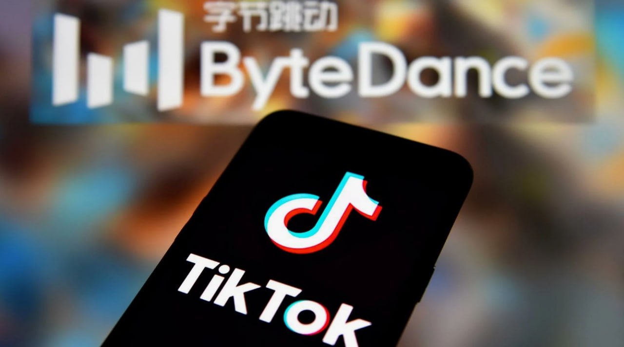 Оценка компании ByteDance, владельца популярного приложения TikTok, достигла 300 миллиардов долларов, что стало одной из самых высоких в истории, несмотря на возможность запрета приложения в США.   Компания предложила инвесторам программу обратного выкупа акций по цене 180,70 долларов за акцию, что на 12,9% больше, чем в предыдущей программе в размере 160 долларов.