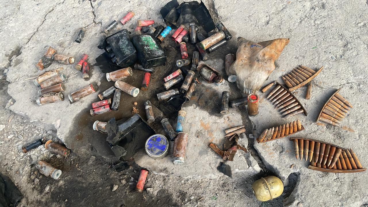 Пакет с патронами и гранатой выловил ростовчанин в Северном водохранилище О своей находке кладоискатель сообщил полиции 21 июня. Патроны и гранату отправили на экспертизу. Предложи нам новость
