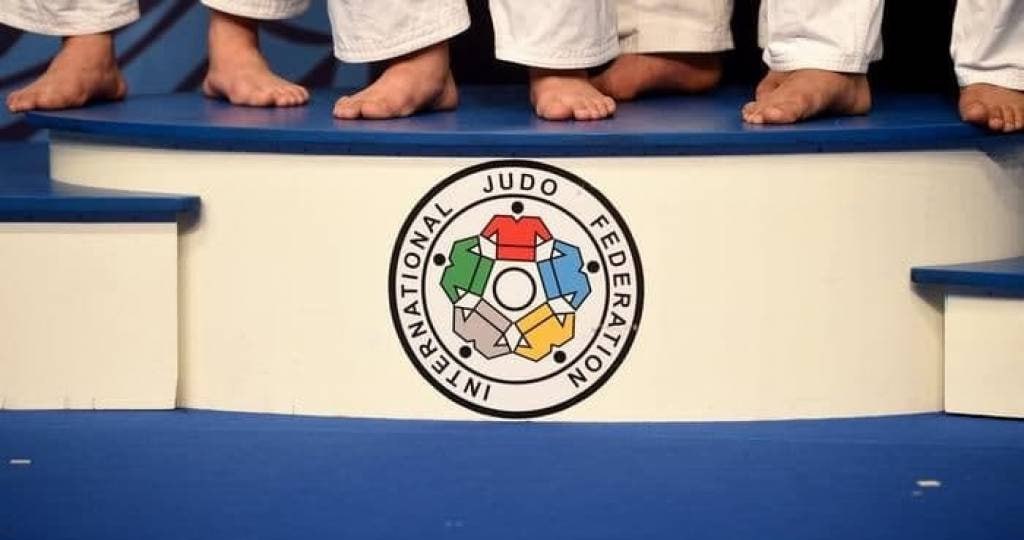 Международная федерация дзюдо вернула российским спортсменам право выступать на международных турнирах под флагом страны сообщает пресс служба IJF jkinvest news jkinvest