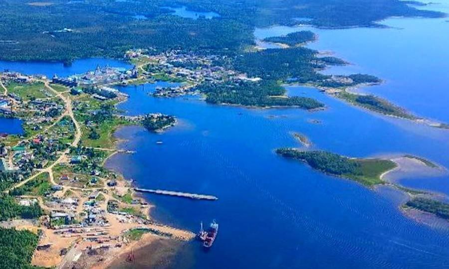 В акватории Белого моря обнаружили тело одного из пропавших участников турпохода По факту гибели мужчины начал проверку следственный комитет Карелии.