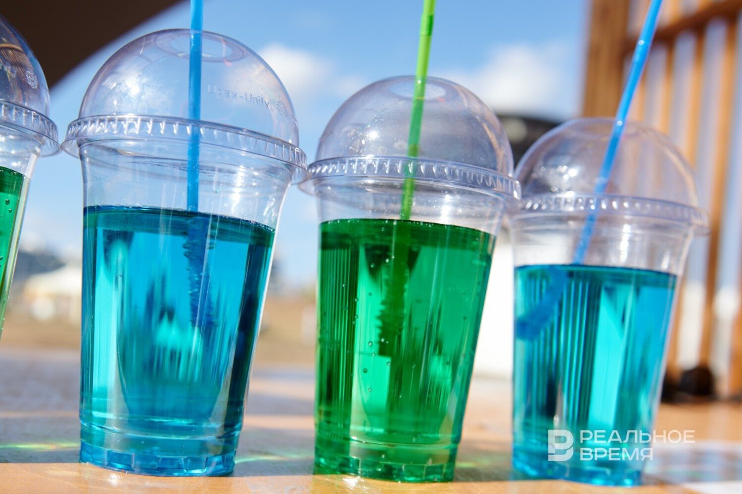 В Татарстане предложили запретить продажу энергетиков в образовательных медицинских и культурных учреждениях Согласно законопроекту кабмин также вправе ограничивать продажу энергетиков во время публичных мероприятий В случае принятия документ закон вступит в силу с 1 сентября 2026 года rv shorts