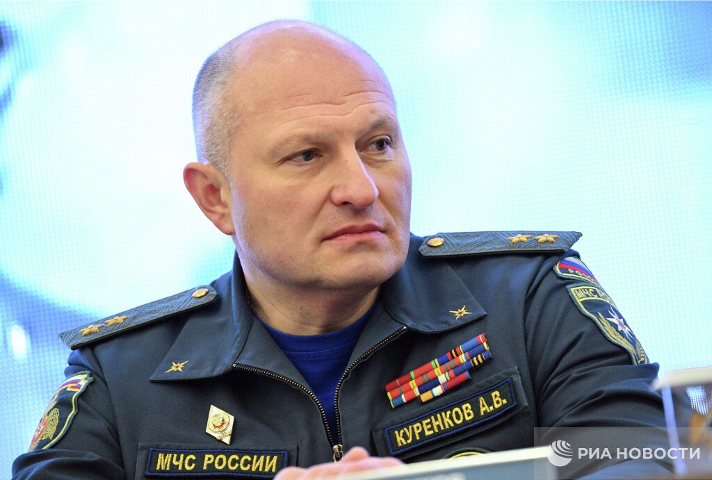 Глава МЧС России прибыл в Анапу для контроля ликвидации последствий выброса мазута Об этом сообщили в ведомстве Александр Куренков вместе с руководителем Росприроднадзора Светланой Радионовой и губернатором Краснодарского края Вениамином Кондратьевым проверят ход работ по очистке от нефтепродуктов прибрежной зоны в районе пансионата Малахит в станице Благовещенской Глава чрезвычайного ведомства также проверит готовность группировки МЧС России и в режиме ВКС примет участие в заседании Правительственной комиссии также говорится в сообщении 0   Подписаться на РИА Новости Крым в Telegram MAX VK