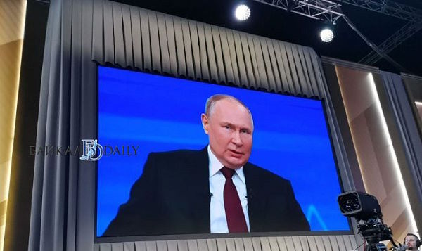 Президент России Владимир Путин обратился к буддистам страны в связи с наступлением нового года по лунному календарю Поздравляю вас с наступлением Нового года по лунному календарю и праздника Белого месяца сказано в послании президента Знаменуя обновление природы и человека этот значимый для последователей буддизма праздник символизирует добрые надежды и ожидания стремление к гармонии и чистоте помыслов В эти дни принято подводить итоги уходящего года прощать обиды помогать ближним Продолжение поздравления на сайте