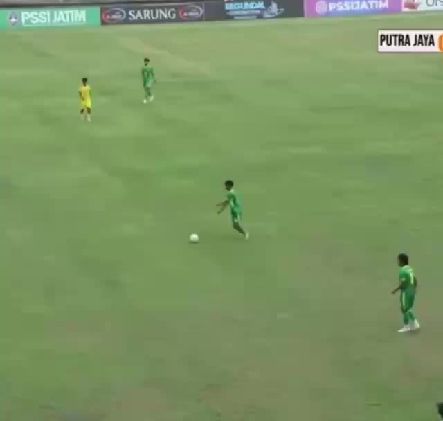 Футболист из Индонезии дисквалифицирован пожизненно за опасный удар соперника