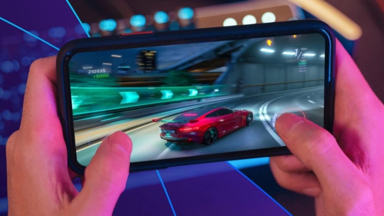 На мобильных тоже будет DLSS — представлен апскейлер ARM NSS На SIGGRAPH 2025 компания ARM представила Neural Super Sampling NSS — апскейлер изображения для игр на мобильных устройствах на основе нейросетей, аналогичный NVIDIA DLSS.