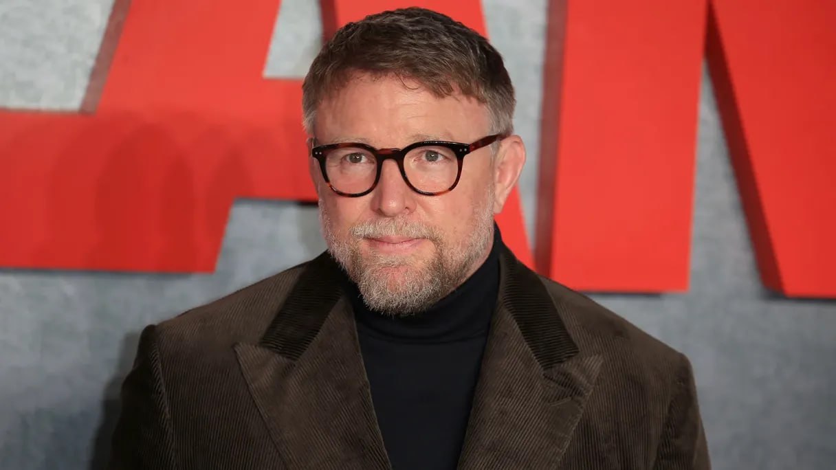 По данным Variety, Гай Ричи покинул пост режиссера продолжения современного ремейка фильма «Дом у дороги» с Джейком Джилленхолом. Кто выступит постановщиком сиквела вместо него, пока неизвестно. : Zuma / TASS