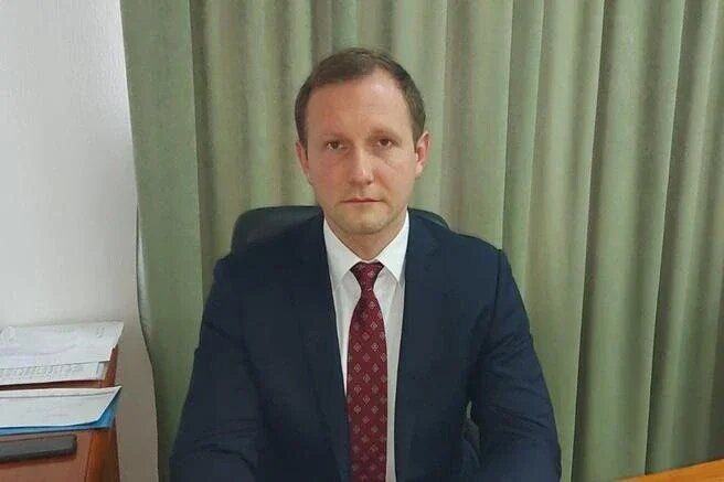 Замминистра по ЖКХ Дмитрия Беликова не задерживали как писали некоторые СМИ ранее Об этом сообщили сегодня в пресс службе донского Правительства Министерство ЖКХ Ростовской области работает в штатном режиме Первый заместитель министра Дмитрий Сергеевич Беликов находится на своем рабочем месте и продолжает выполнять служебные обязанности Информация о его задержании и дачи показаний 06 02 2026 является недостоверной Подписывайтесь на МАХ присылайте новости