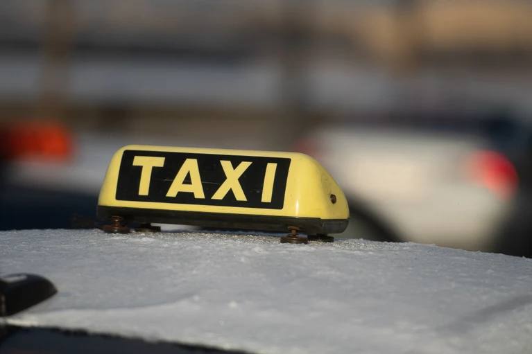 Количество водителей такси в Петербурге может сократиться на 12 процентов Это может произойти уже завтра 7 ноября из за того что один из известных и популярных агрегаторов прекратит сотрудничество с мигрантами Алексей Булатов Читай нас в MAX Подпишись на Комсомольскую правду СПб