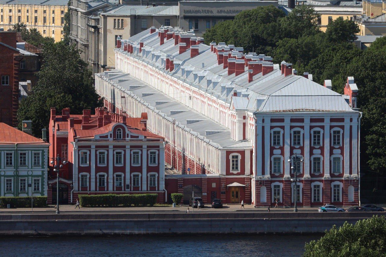 В Петербурге 8 февраля будут отмечать День СПбГУ   Депутаты ЗакСа добавили его в перечень городских праздников и памятных дат. Университет ведёт свою историю с основания в 1724 году в составе Академии наук.