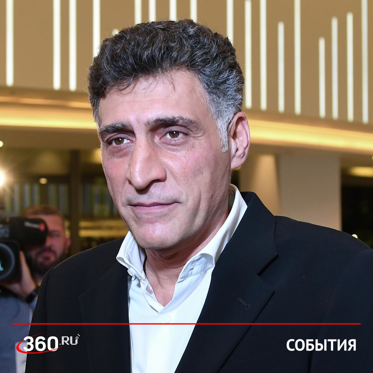 Тигран Кеосаян умер в больнице Сегодня ночью Тигран ушел к Создателю Спасибо всем кто молился Пожалуйста не звоните сейчас ни мне ни семье Спасибо всем спасибо написала Маргарита Симоньян Подписаться на tv360 I Обратная связь I Чат 360 I Наш канал в MAX