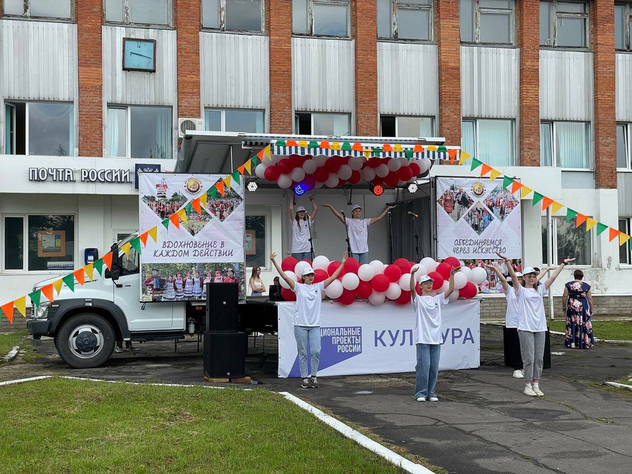 «КУЛЬТУРА» ИСПОЛНЕНА НА 100%  Министр культуры Нижегородской области Наталья Суханова сообщила первые итоги 2024 года — нацпроект «Культура» исполнен на 100%. Это более 430 миллионов рублей, направленных на поддержку учреждений культуры, в том числе более 330 миллионов – из федерального бюджета.  Суханова отметила, что за этими цифрами стоят конкретные объекты, которые делают культуру в регионе более доступной для многих  полный список - у нее в канале .   «В этом году национальный проект “Культура” завершает свое действие. Но мы уже готовы к реализации новых задач в рамках федерального проекта “Семейные ценности и инфраструктура культуры” национального проекта “Семья”. Продолжим работу по созданию модельных библиотек, развитию сети культурно-досуговых учреждений, модернизации театров, оснащению музеев», - написала Наталья Суханова.