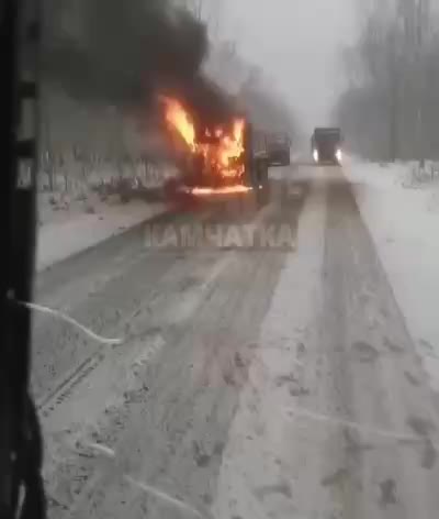 На Камчатке в Елизовском районе произошел пожар в автомобиле после ДТП