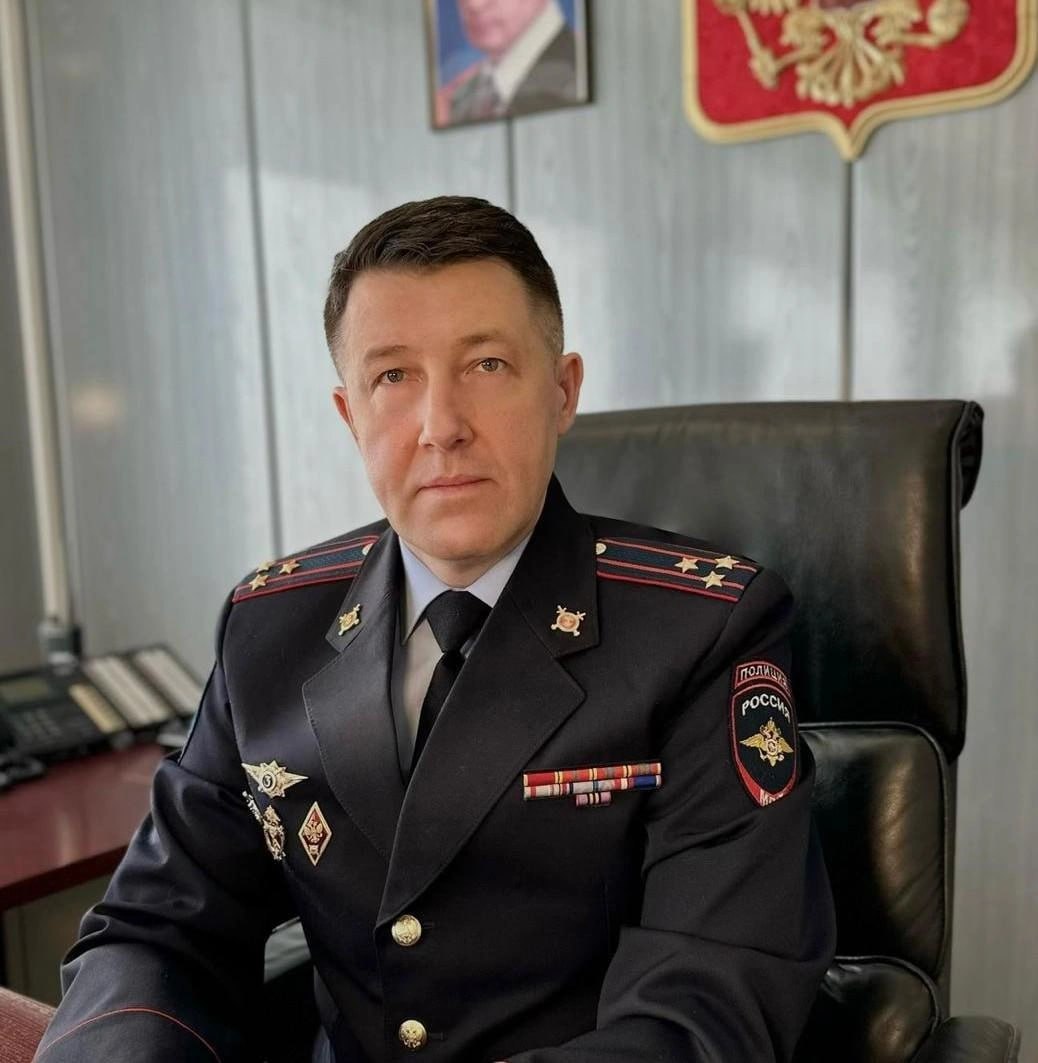 Новым руководителем ГУ МВД по Тольятти стал полковник полиции Илдар Чагаев Ранее он занимал должность заместителя начальника управления в Самаре Он сменил на посту Хейруллу Ахмедханова который возглавлял тольяттинскую полицию последние десять лет Чагаев пообещал поддерживать высокий уровень общественной безопасности в городе 63 RU в MAX