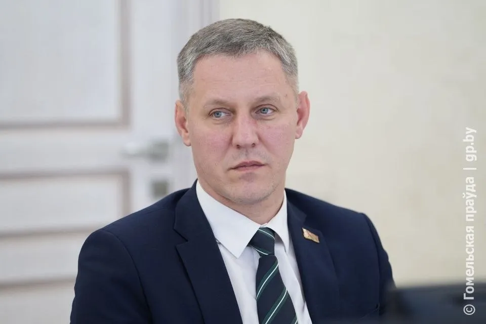 Руслан Пархамович возглавил Гомельский горисполком До настоящего времени Руслан Пархамович занимал пост помощника Президента Республики Беларусь инспектора по Гомельской области А еще ранее возглавлял Министерство архитектуры и строительства