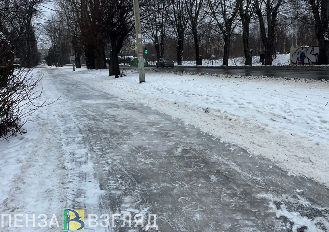 Пензенцы узнали о рекомендации не выходить из дома в 30 градусные морозы Об этом в комментарии ТАСС рассказал старший врач оперативного отдела Станции скорой и неотложной медицинской помощи им А С Пучкова Андрей Ольшевский Он отметил что при температуре ниже 25 30 градусов с учетом ветра и повышенной влажности воздуха даже у здоровых людей резко увеличивается риск переохлаждения и обморожений Если все же нужно выйти из дома находиться на морозе рекомендовано не более 10 15 минут Детям пожилым людям а также пациентам с хроническими заболеваниями на улицу в такие морозы лучше не выходить   Подписаться на Пенза Взгляд в ТГ Подписаться на Пенза Взгляд в MAХ