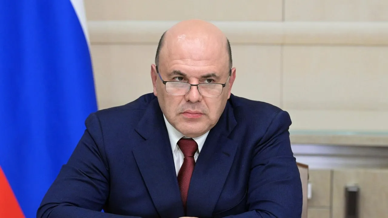 Мишустин назвал число обучающихся на технических специальностях в вузах России Это почти 1 5 млн человек Такие данные содержатся в материалах к стратегической сессии с участием главы кабмина В документе отмечается что подготовка инженерных кадров это ключевое звено в реализации национальных проектов технологического лидерства Нужно совершенствовать программу подготовки в первую очередь инженеров проведение научно технических исследований Необходимо также активнее выстраивать и углублять сотрудничество учреждений среднего и высшего технического образования с компаниями подчеркнул Михаил Мишустин Подписаться на Говорит Москва Telegram VK МАКС