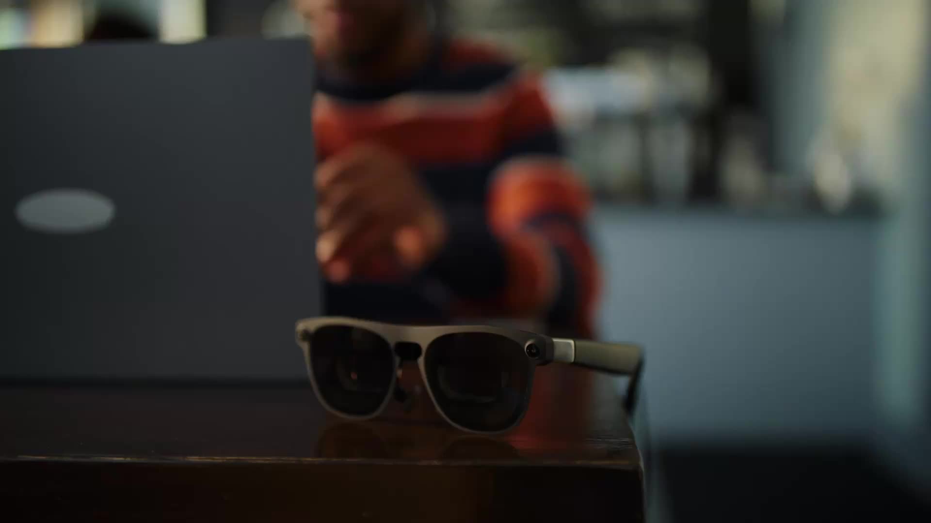 Google анонсирует выпуск очков с ИИ в 2026 году в сотрудничестве с Samsung и другими партнерами