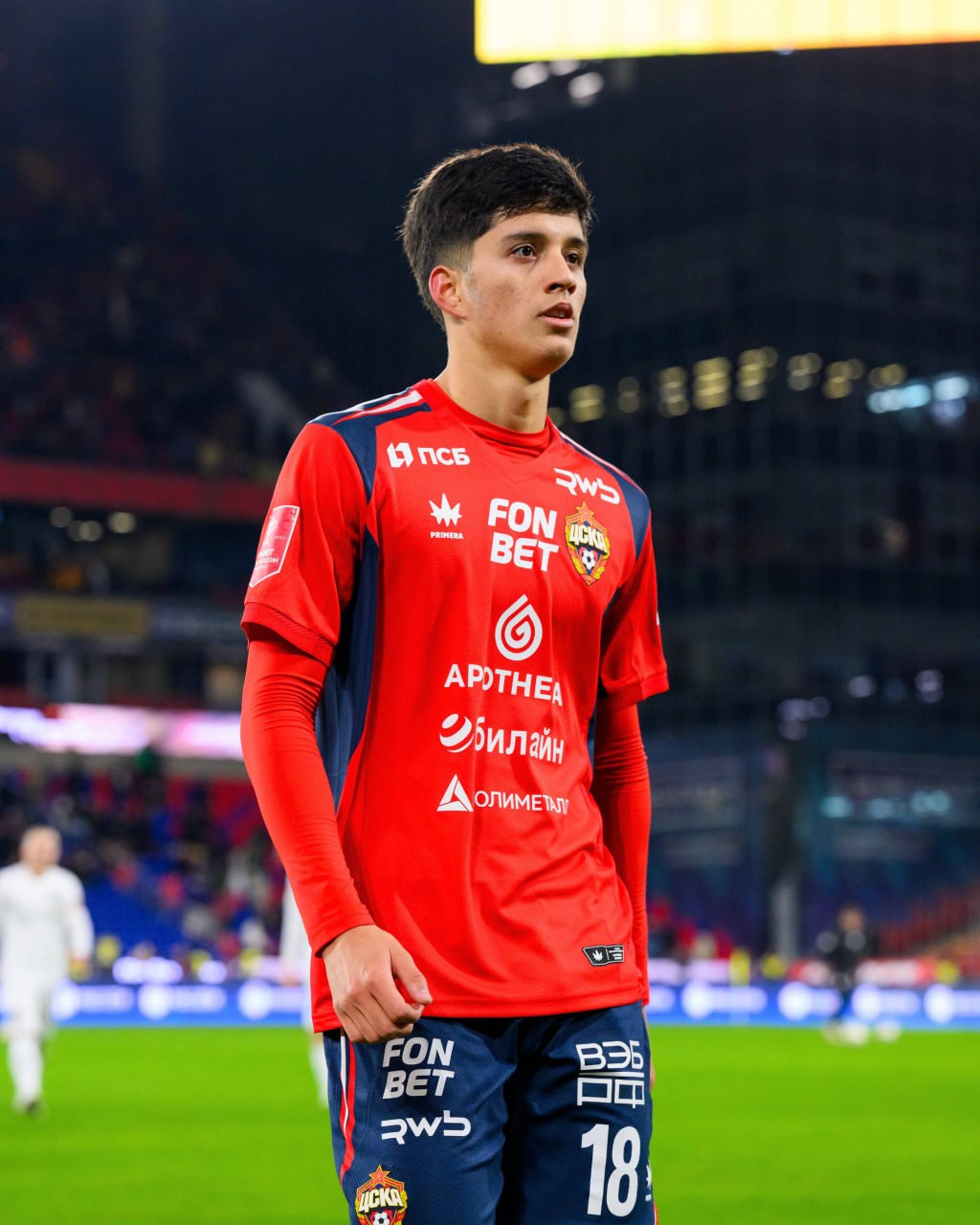 Аргентинец Лионель Месси Верде покинул ЦСКА Аргентинский полузащитник Лионель Верде досрочно покидает московский ЦСКА и возвращается в Унион Санта Фе Об этом сообщила пресс служба московского клуба РПЛ ЦСКА и аргентинский клуб Унион Санта Фе договорились о досрочном прекращении аренды 21 летнего футболиста В июле московский клуб подписал Верде на правах аренды с опцией выкупа игрока Соглашение было рассчитано до конца сезона В текущем сезоне Верде провел за ЦСКА четыре матча во всех турнирах и не отметился результативными действиями ЦСКА Подписаться на РБК Спорт