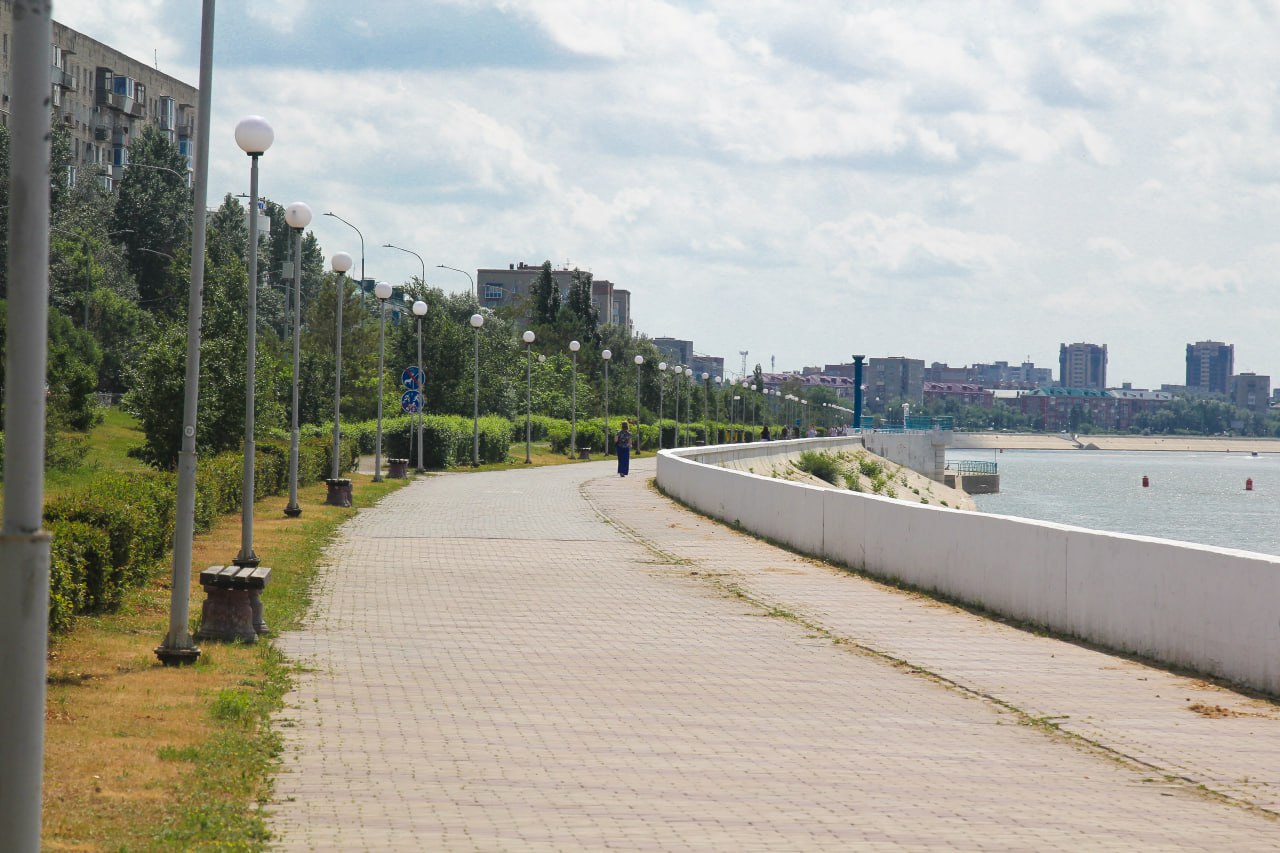 Вид на воду повышает стоимость квартиры в Омске почти на 30 Панорама на водоем оказалась самой дорогостоящей видовой характеристикой на рынке готового жилья Как выяснили аналитики Домклик в среднем по стране квартиры с таким видом на 12 4 дороже чем с видом на двор или улицу Омск в числе топ 3 городов где фиксируется самая высокая надбавка за квартиру с видом на водоем Она составила 28 8 Дороже в Омске и квартиры с видом на парк и лес Подробнее на сайте