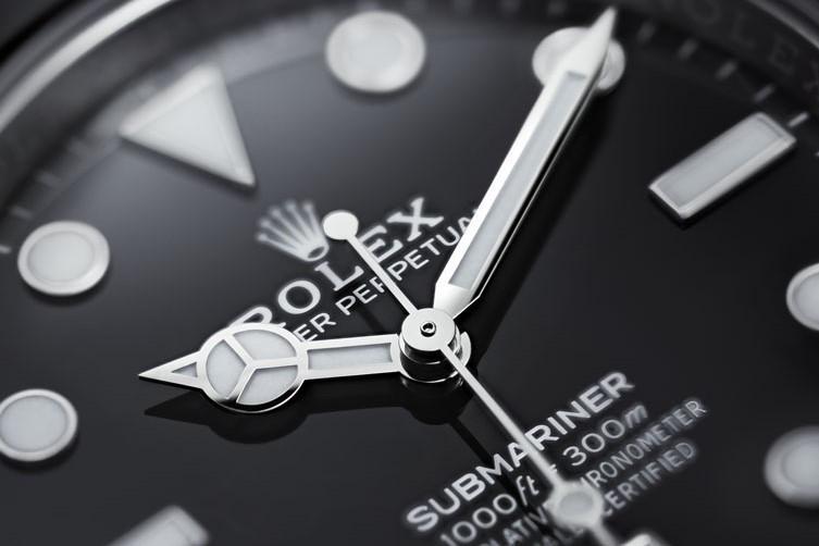 В России официально зарегистрирован бренд Rolex Заявка из Швейцарии подана 22 января 2025 года Исключительные права на товарный знак компания получила до 2035 года говорится в электронной базе Роспатента Там уточняется что товарный знак зарегистрирован по классу 37 Международной классификации товаров и услуг включающий работы связанные с ремонтом и обслуживанием часов Подпишись на Говорит Москва
