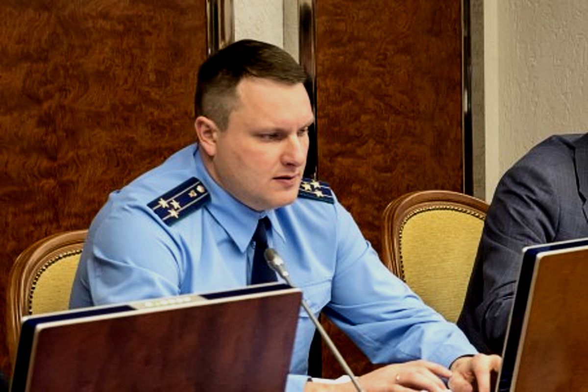 Ъ ФСБ предъявила обвинение экс прокурору Владимира Попелюху newsvladimir ru fn 1718328 html Следственное управление ФСБ предъявило обвинение 9 фигурантам громкого дела об особо крупном мошенничестве в составе группы пишет Ъ В числе обвиняемых оказался бывший прокурор города Владимира Александр Попелюх Прислать новость Подписаться